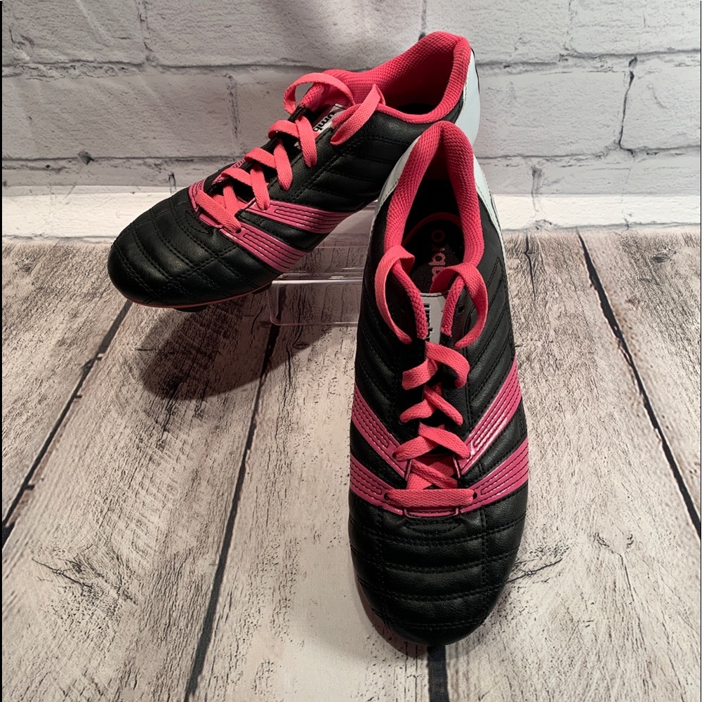 UMBRO Women’s Corsica Engage Black/Pink/White Soccer Cleats / Size: 9